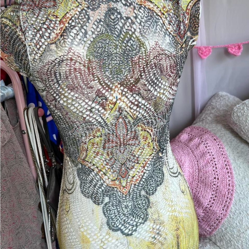 Body Central Vibrant Patterned Top - image 5